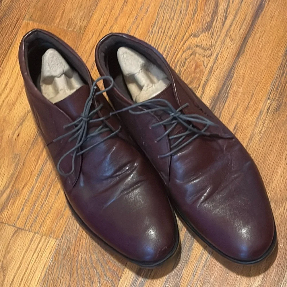 Red Tape Textured Leather Ankle Chukka Boots Men’s 9